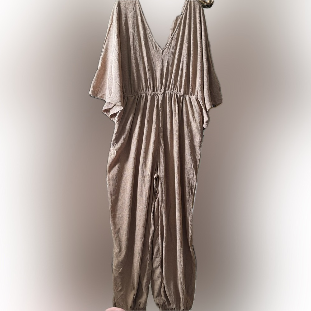 Women’s khaki dolman sleeve tapered ankle jumpsuit with pockets. Xxl NWOT